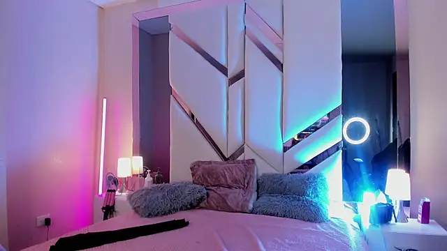 EmmaStonns online show from March 2026 12:33:01 PM