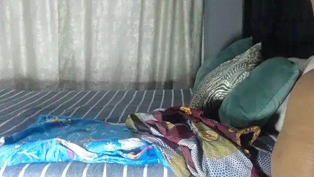 Snapshot of SEXYHUGEASS21 chatting on September 2025 04:34:02 AM SEXYHUGEASS21 online show from September 2025 04:34:02 AM