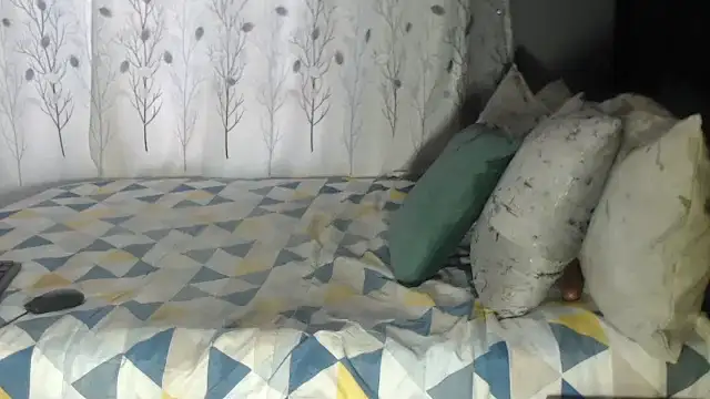 Snapshot of SEXYHUGEASS21 chatting on October 2025 06:42:02 AM SEXYHUGEASS21 online show from October 2025 06:42:02 AM