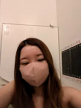 yuuhichan online show from April 2026 05:04:02 PM