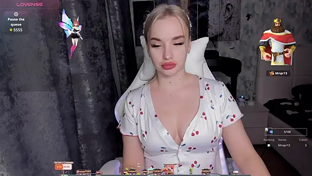 KiraKrox online show from November 2025 06:40:02 PM