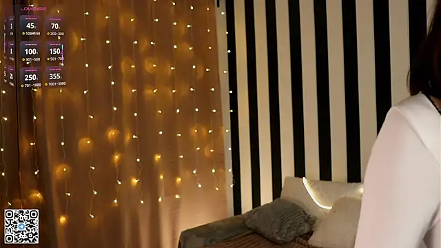 Snapshot of LorinaMaffitt chatting on November 2025 06:07:01 PM LorinaMaffitt online show from November 2025 06:07:01 PM