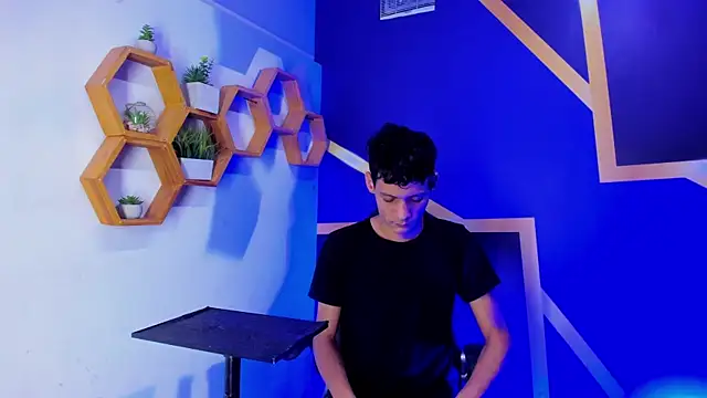 Snapshot of imperial_boys chatting on September 2025 04:01:02 AM imperial boys online show from September 2025 04:01:02 AM