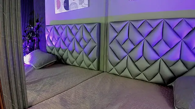 Kitty Dollyy online show from September 2025 08:32:02 PM