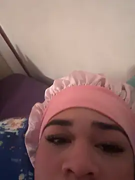 Snapshot of hotqueen02 chatting on April 2026 10:10:02 PM hotqueen02 online show from April 2026 10:10:02 PM