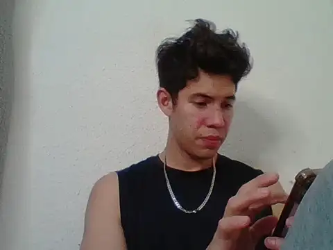 Snapshot of Maxtaylor18 chatting on October 2025 02:04:01 AM Maxtaylor18 online show from October 2025 02:04:01 AM