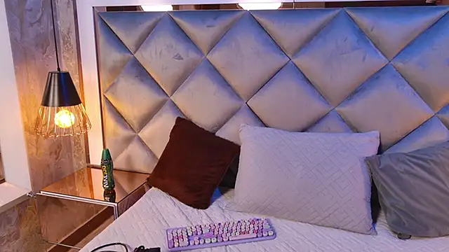 gemma sm online show from December 2025 03:23:01 AM