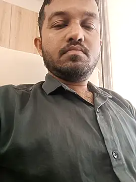 Snapshot of VJ17 chatting on October 2025 05:48:01 AM VJ17 online show from October 2025 05:48:01 AM