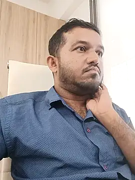 Snapshot of VJ17 chatting on October 2025 07:44:01 AM VJ17 online show from October 2025 07:44:01 AM