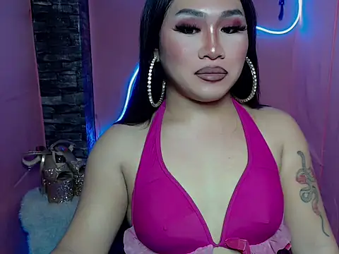 pretty lassy online show from November 2025 04:22:01 PM