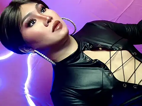 pretty lassy online show from December 2025 05:53:01 PM