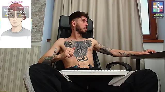 Snapshot of JonahShaw chatting on September 2025 04:12:02 AM JonahShaw online show from September 2025 04:12:02 AM