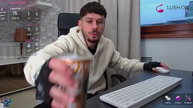 Snapshot of JonahShaw chatting on October 2025 04:42:01 AM JonahShaw online show from October 2025 04:42:01 AM