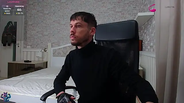 Snapshot of JonahShaw chatting on October 2025 04:32:02 AM JonahShaw online show from October 2025 04:32:02 AM