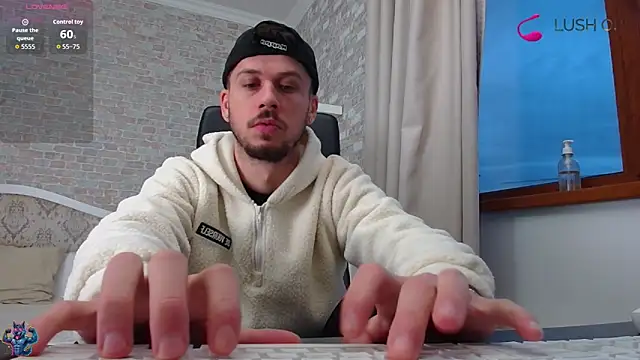 Snapshot of JonahShaw chatting on October 2025 04:21:02 AM JonahShaw online show from October 2025 04:21:02 AM