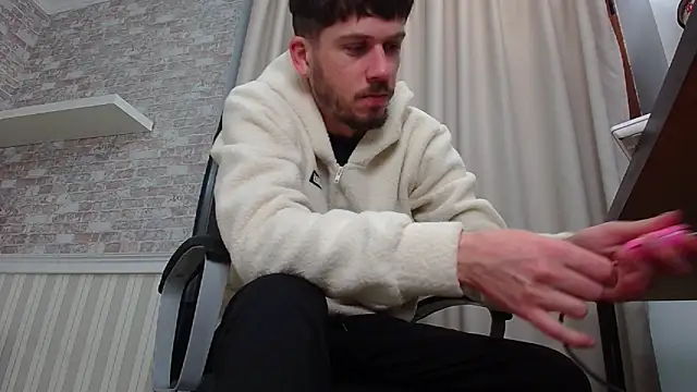 Snapshot of JonahShaw chatting on October 2025 04:12:01 AM JonahShaw online show from October 2025 04:12:01 AM