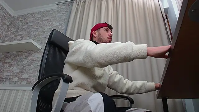 Snapshot of JonahShaw chatting on October 2025 04:11:01 AM JonahShaw online show from October 2025 04:11:01 AM