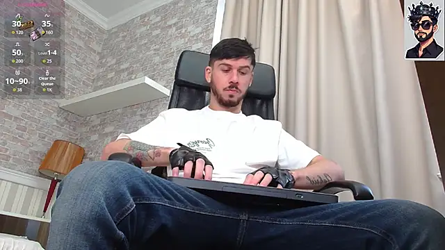 Snapshot of JonahShaw chatting on November 2025 05:42:01 AM JonahShaw online show from November 2025 05:42:01 AM