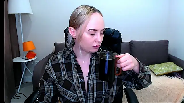 LiluMoon   online show from March 2026 11:32:01 AM