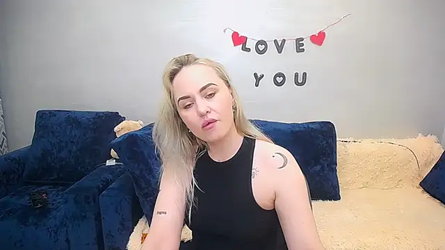 LiluMoon   online show from April 2026 12:17:02 PM