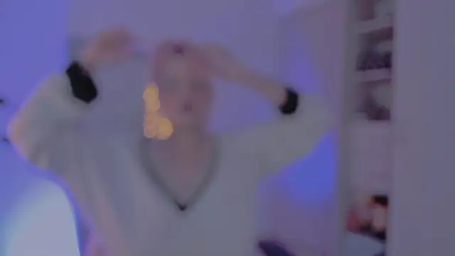 Snapshot of amywilld chatting on April 2026 04:55:01 AM amywilld online show from April 2026 04:55:01 AM