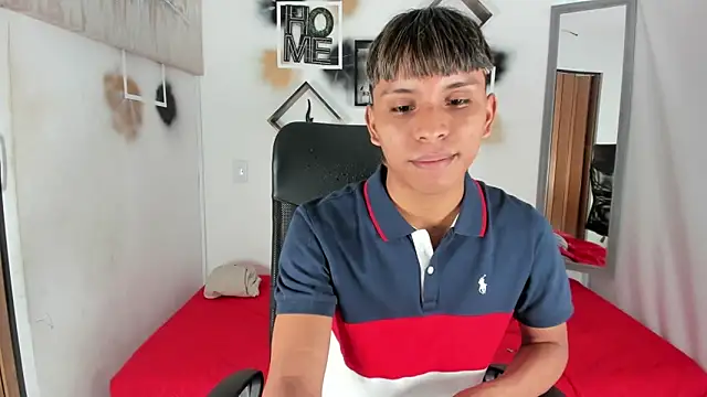Snapshot of tyler_twink_boy chatting on October 2025 12:48:02 PM tyler twink boy online show from October 2025 12:48:02 PM