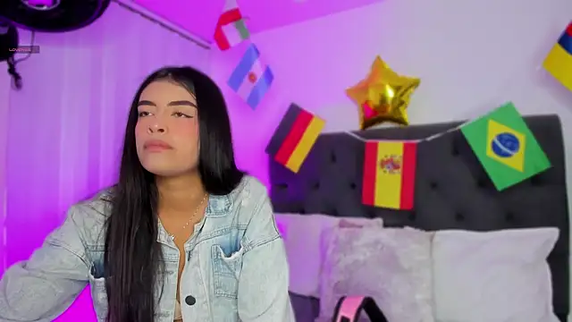Snapshot of VictoriaParkeer chatting on July 2026 11:36:02 AM VictoriaParkeer online show from July 2026 11:36:02 AM