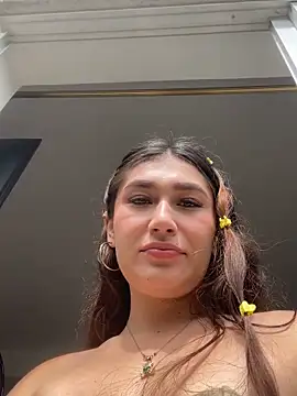 Isa Villamarin online show from September 2025 02:40:01 PM