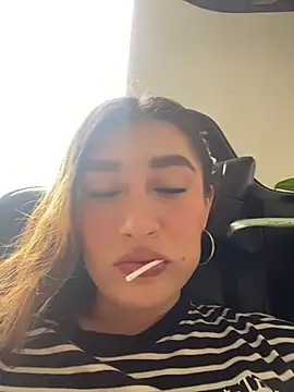 Isa Villamarin online show from October 2025 03:14:01 PM