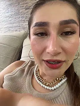 Isa Villamarin online show from October 2025 08:53:02 PM