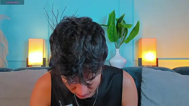 Leo Savage  online show from April 2026 04:57:02 AM