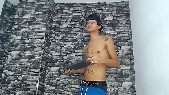 Snapshot of gustavo_saaled19_ chatting on October 2025 09:50:02 PM gustavo saaled19  online show from October 2025 09:50:02 PM
