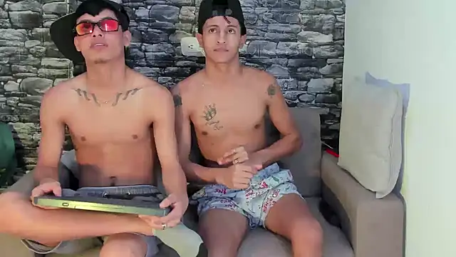 gustavo saaled19  online show from November 2025 10:20:02 PM