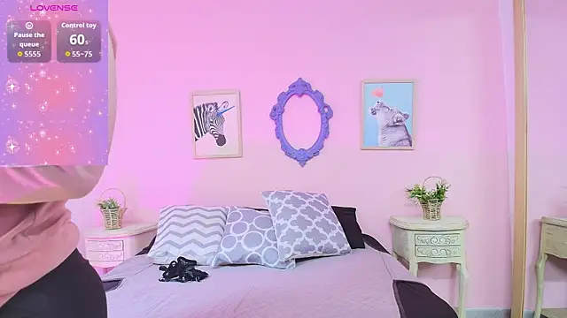 Snapshot of Nahomi_Rivera chatting on October 2025 12:47:02 PM Nahomi Rivera online show from October 2025 12:47:02 PM