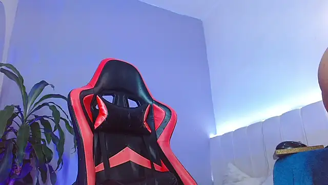 Snapshot of _Tarekk_ chatting on November 2025 06:24:02 AM Tarekk online show from November 2025 06:24:02 AM