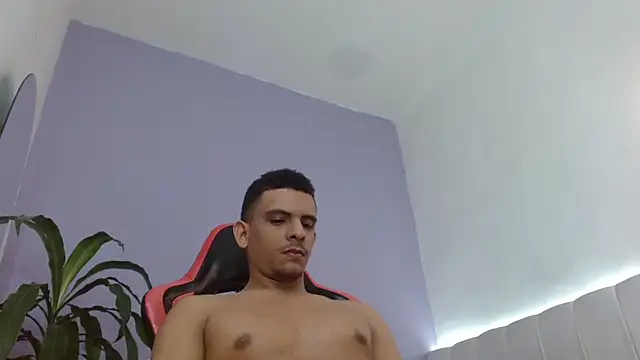 Snapshot of _Tarekk_ chatting on November 2025 12:31:02 AM Tarekk online show from November 2025 12:31:02 AM