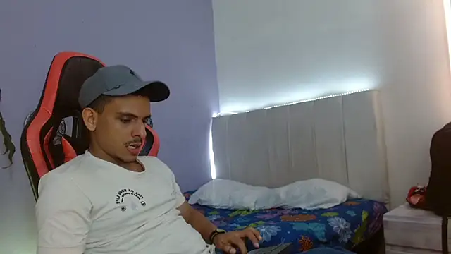 Snapshot of _Tarekk_ chatting on November 2025 06:34:01 AM Tarekk online show from November 2025 06:34:01 AM