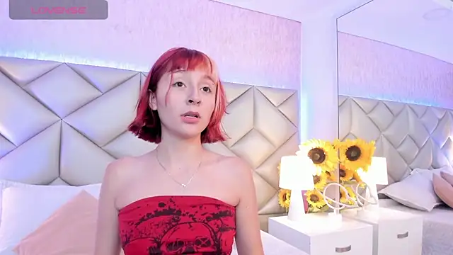 dafnne hall online show from December 2025 04:51:01 AM