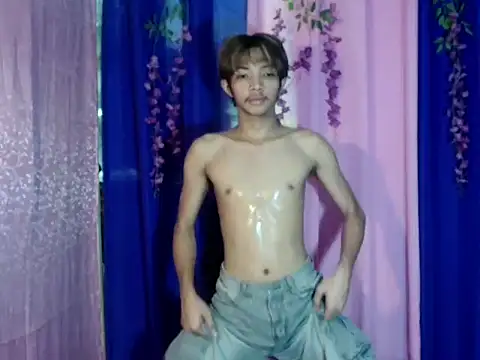 Snapshot of addicted_to_alex chatting on October 2025 06:33:01 AM addicted to alex online show from October 2025 06:33:01 AM