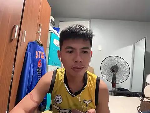 Snapshot of twinkrnboy chatting on July 2026 01:26:01 PM twinkrnboy online show from July 2026 01:26:01 PM