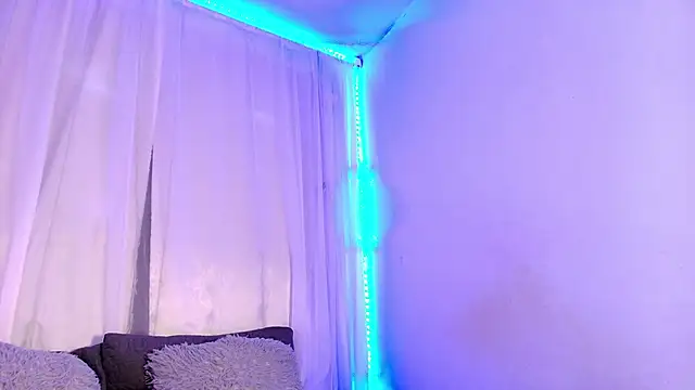 LilyRousee online show from February 2026 07:32:02 PM