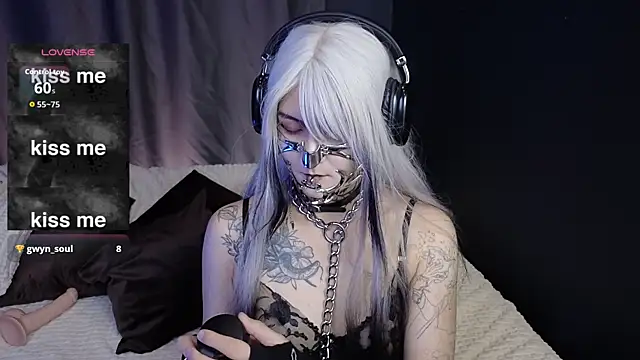 GothXRaven online show from October 2025 03:42:01 PM