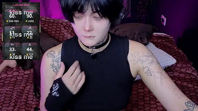 GothXRaven online show from October 2025 04:18:02 PM