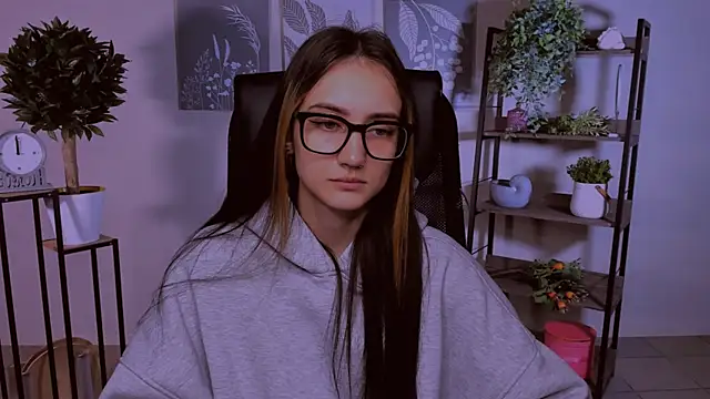 olivianorton online show from October 2025 03:11:01 PM