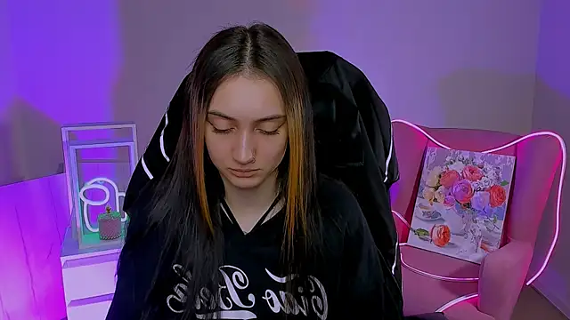 olivianorton online show from October 2025 01:12:01 PM