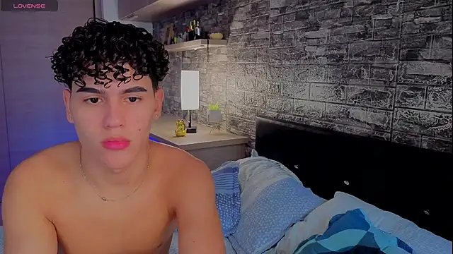 Snapshot of Theimperialboys_ chatting on March 2026 08:01:01 PM Theimperialboys online show from March 2026 08:01:01 PM