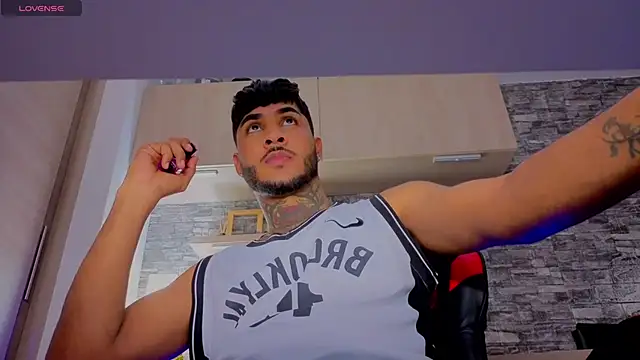 Snapshot of Theimperialboys_ chatting on March 2026 04:39:01 AM Theimperialboys online show from March 2026 04:39:01 AM