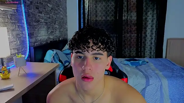 Snapshot of Theimperialboys_ chatting on April 2026 09:48:02 PM Theimperialboys online show from April 2026 09:48:02 PM