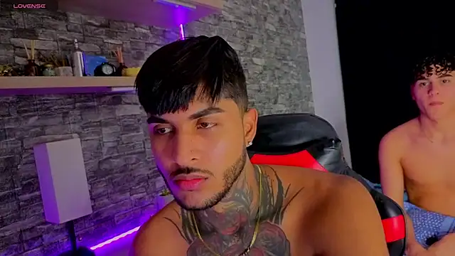 Snapshot of Theimperialboys_ chatting on April 2026 12:01:01 AM Theimperialboys online show from April 2026 12:01:01 AM