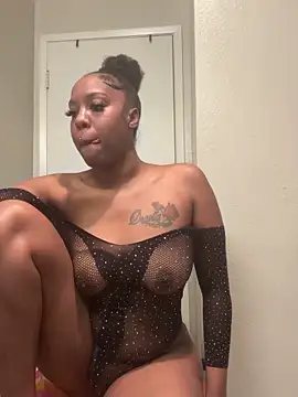 Snapshot of ObsessedWLyla chatting on November 2025 10:58:01 AM ObsessedWLyla online show from November 2025 10:58:01 AM